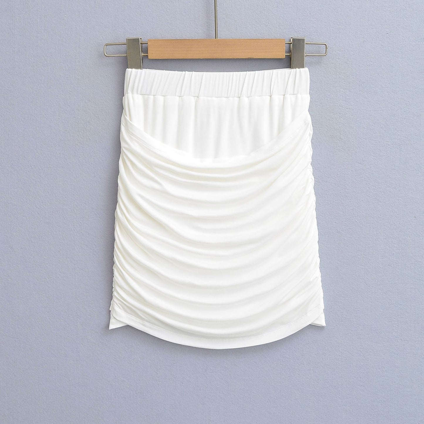 Slimming pleated skirt