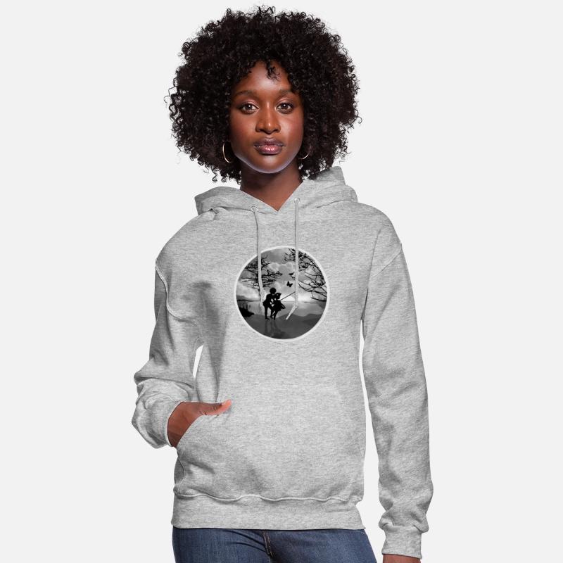 Butterfly Catcher by the Lake – Nostalgically Beau