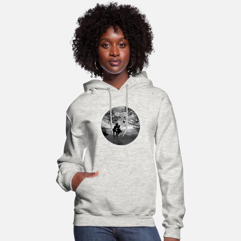 Butterfly Catcher by the Lake – Nostalgically Beau