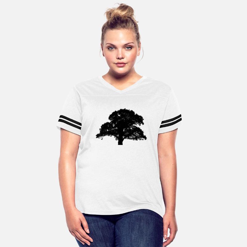 Detailed Large Oak Tree Silhouette
